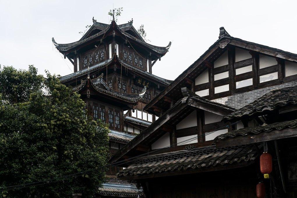 南明区花果园街道开展春节前慰问企业托管离退休人员